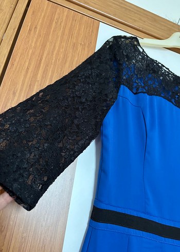 Mavi Siyah Dantelli Etekleri Pileli Kısa Elbise - Görsel 4