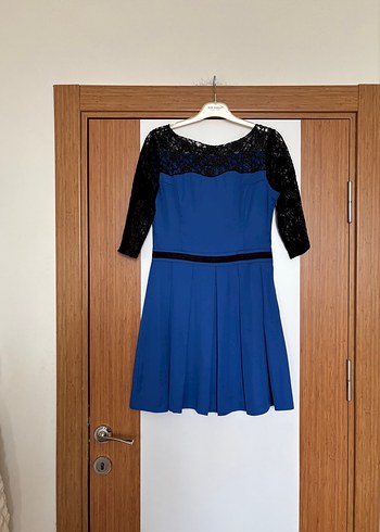 Mavi Siyah Dantelli Etekleri Pileli Kısa Elbise - Görsel 3