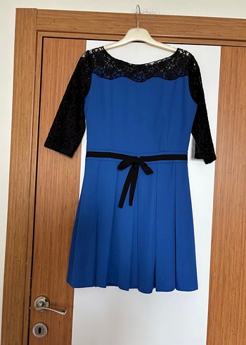 Mavi Siyah Dantelli Etekleri Pileli Kısa Elbise - Görsel 7