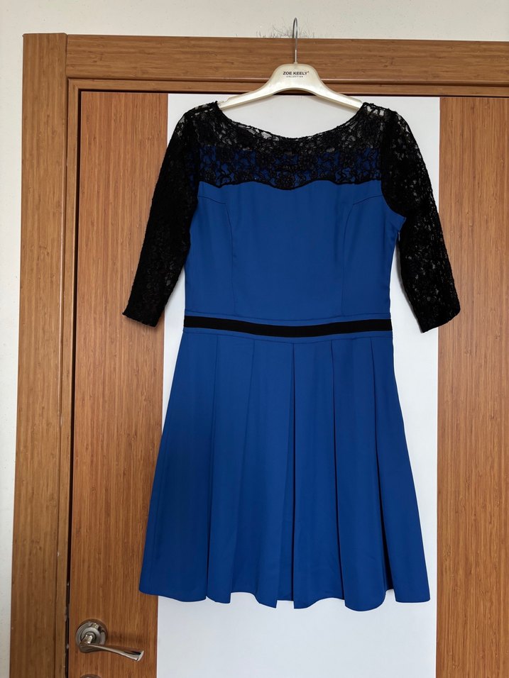 Mavi Siyah Dantelli Etekleri Pileli Kısa Elbise - Görsel 2