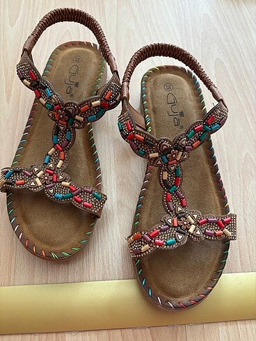 Sıfır Taşlı Boncuklu Sandalet