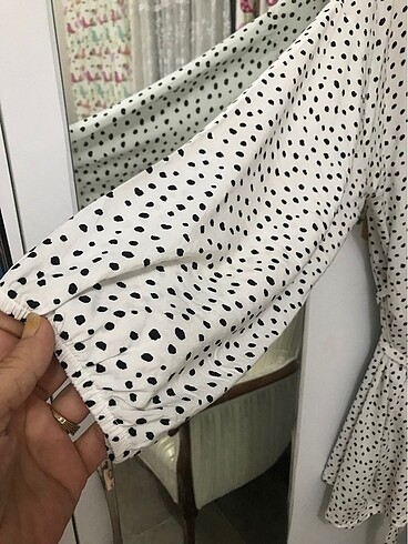 m Beden Beyaz üstüne siyah puantiye anvelop elbise