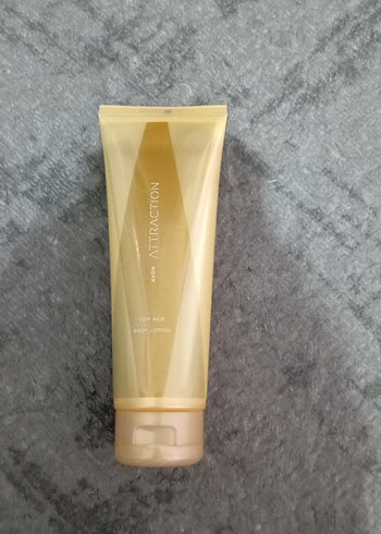 Avon Attraction Vücut Losyonu 125 ml