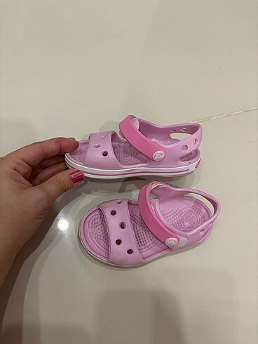 22 Beden Crocs sandalet