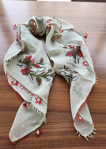 Püsküllü Bohem Çiçek Desenli Kadın Fuları, tülbent - Görsel 2