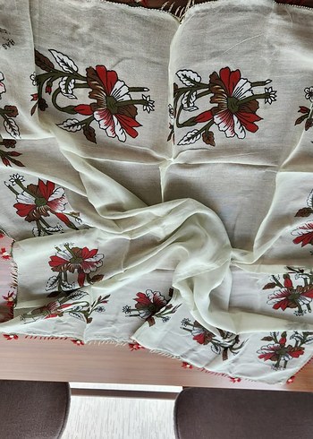 Püsküllü Bohem Çiçek Desenli Kadın Fuları, tülbent - Görsel 3