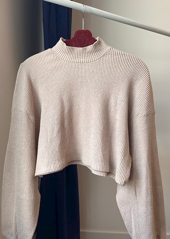 Bershka Uzun Kollu Dik Yaka Crop Top