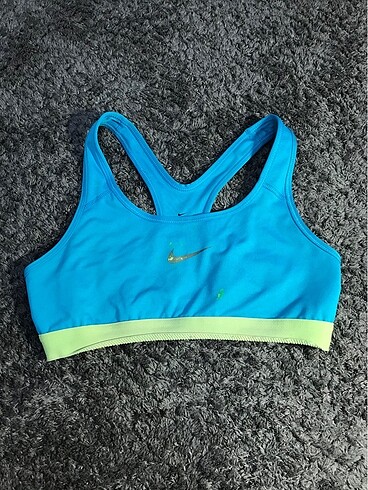 nike büstiyer