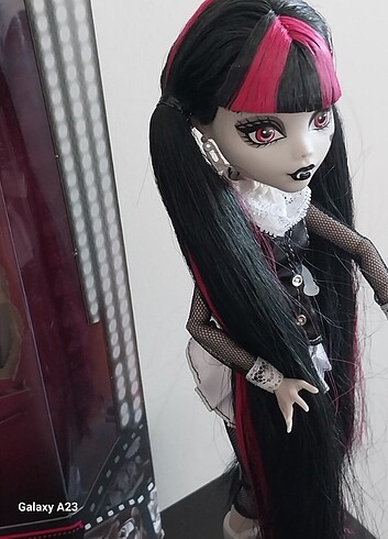 Beden Renk Monster High Draculara REEL Drama REZERVEDIR