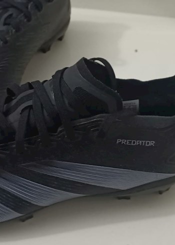 40 Beden adidas predator halı saha krampon