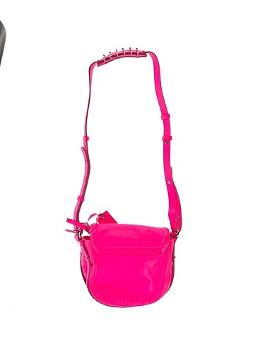 Alexander McQueen Alexander McQueen Çapraz Çanta %70 İndirimli.