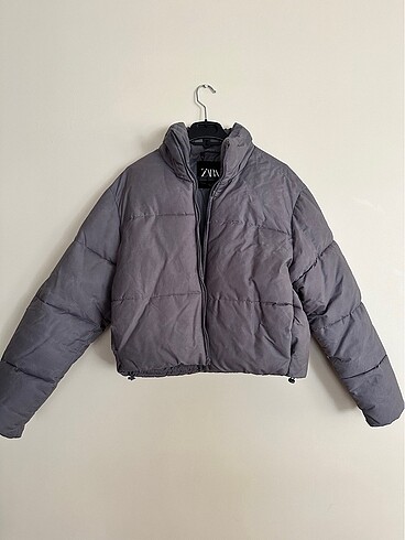 Zara Mont