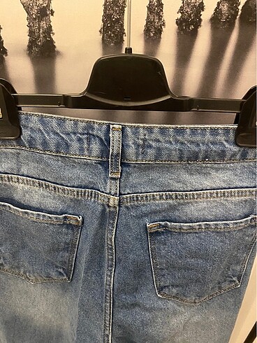 Pull and Bear Güzel ve kaliteli bir kot pantolon