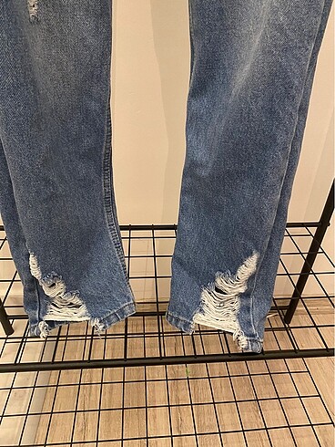 40 Beden Güzel ve kaliteli bir kot pantolon