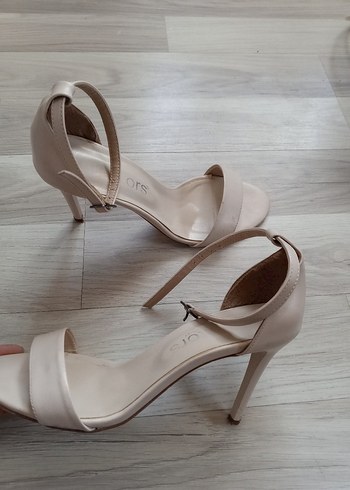 Bej Topuklu Ayakkabı - Görsel 3