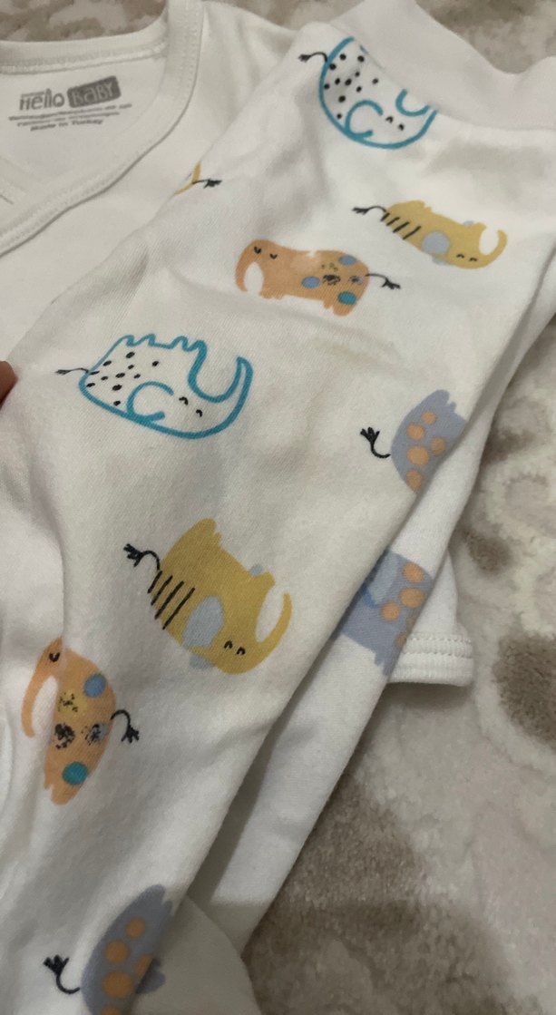 Bebek Beyaz Baskılı Uzun Kollu Hastane Kıyafeti - Görsel 2