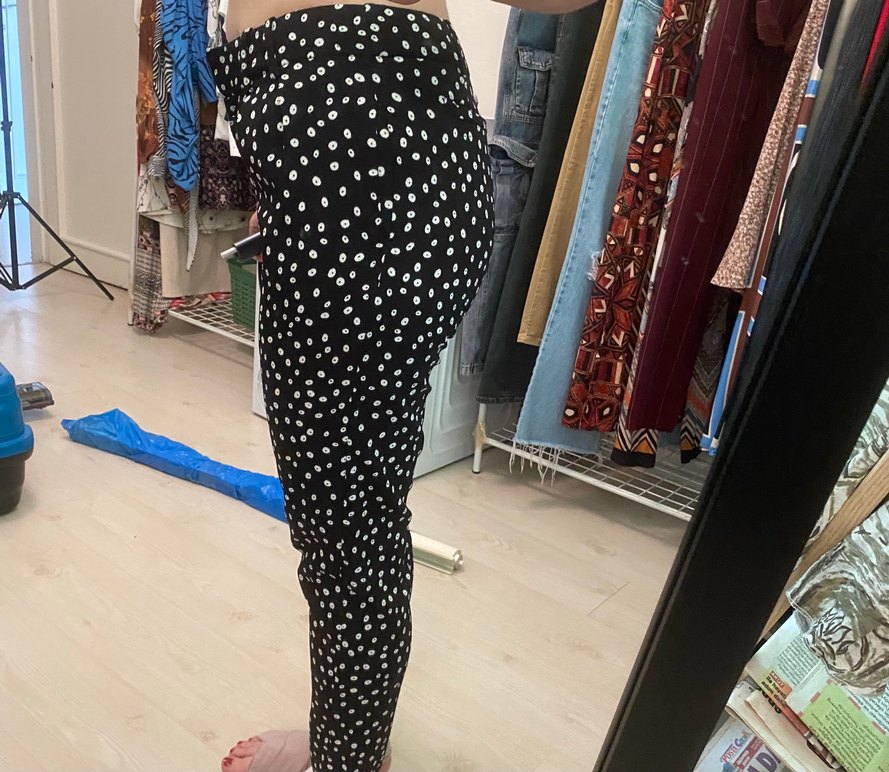 Siyah Puantiyeli Rahat Kesim Kadın Kumaş Pantolon - Görsel 2