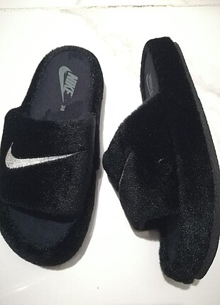 UGG NIKE