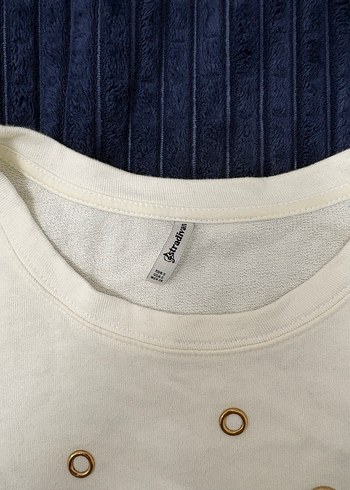 Stradivarius Beyaz Kadın Pamuklu Uzun Kollu Sweatshirt