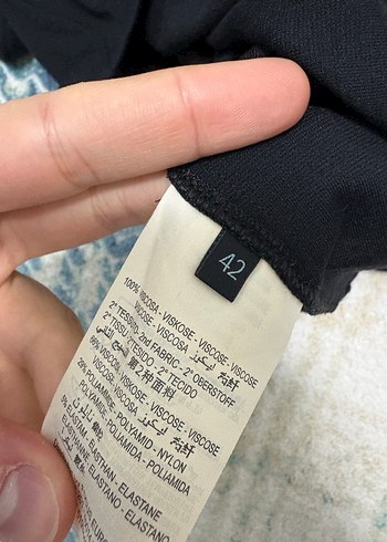 Kemerli V Yakalı Uzun Kalem Elbise - Görsel 3