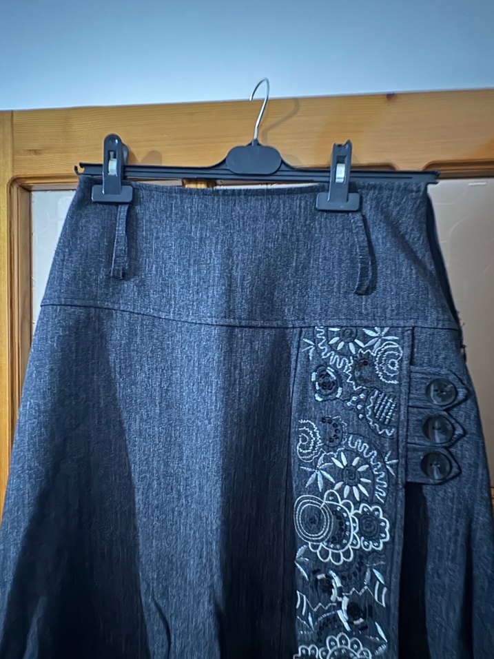 Nakışlı Gri Uzun Kot Etek - Görsel 2