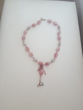 pembe kolye