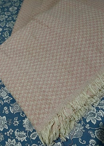 Bej Pembe Desensiz Yumuşak Battaniye - Görsel 3