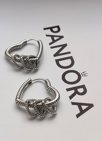 Pandora Charmlı Kalp Küpe 