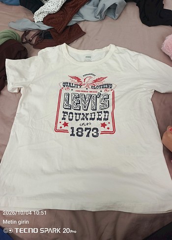 Levis Beyaz Kisa Kollu Tisort