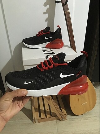 Nike Air 270