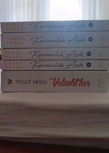 Tuğçe Aksal - Karanlık Aşk ve Veliahtlar Romanları