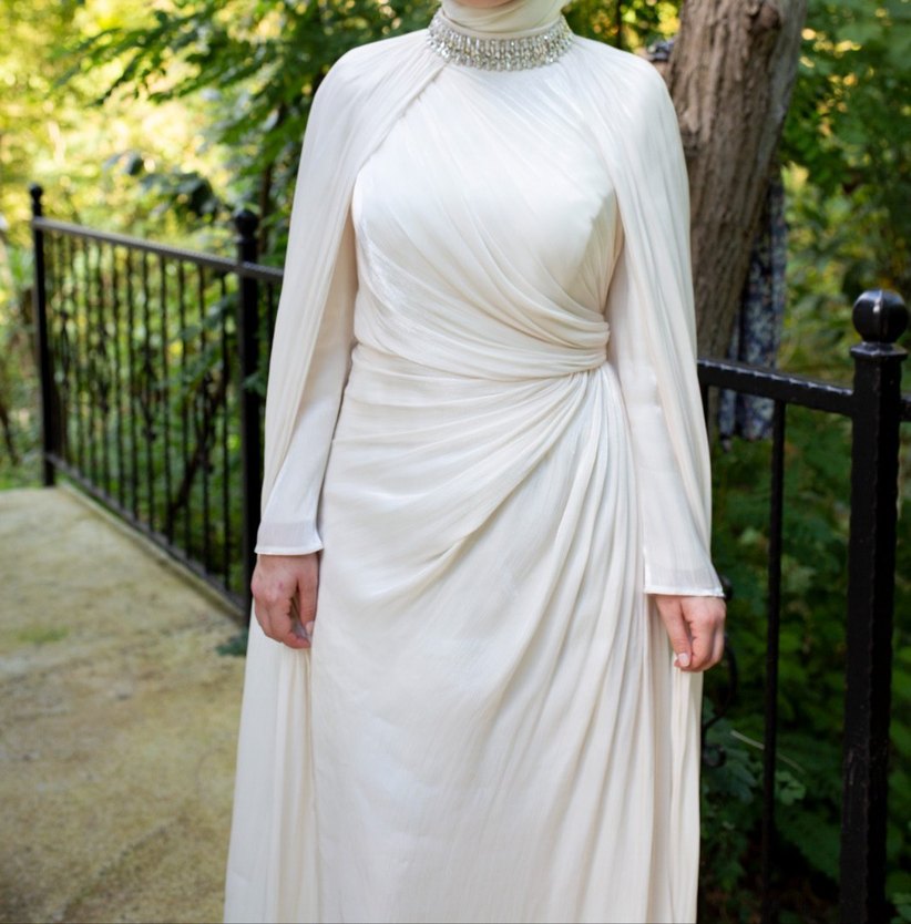 Yüksek Yakalı Uzun Kollu Beyaz elbise - Görsel 2