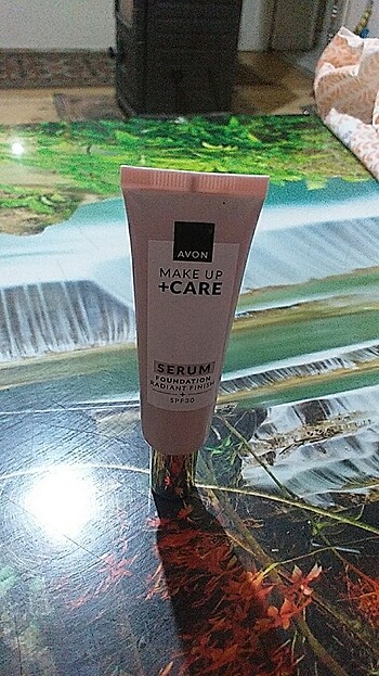 Avon Serum Fondöten