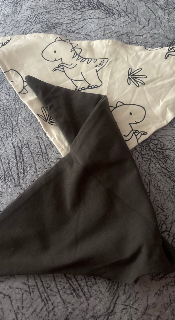 Gri Desenli Bebek Önlüğü - Görsel 4