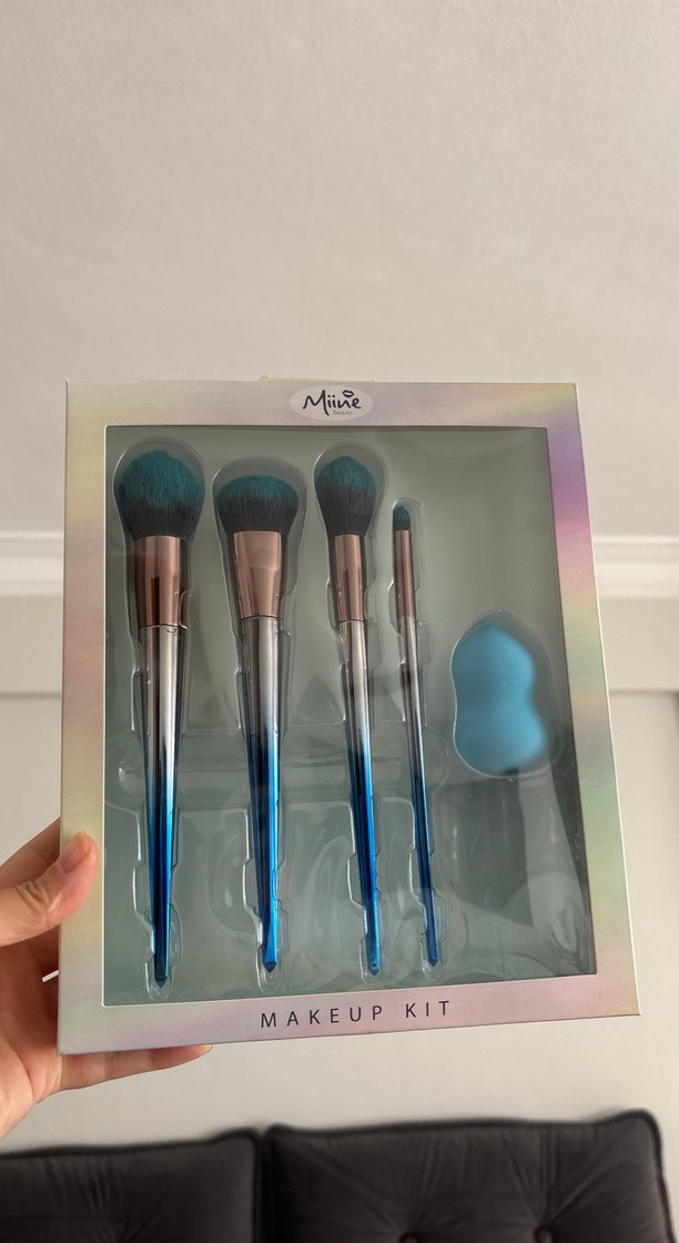 Pastel Mavi Makyaj Fırça Seti ve Sünger - Görsel 2