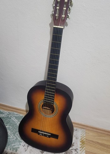 Klasik Kahverengi Gitar