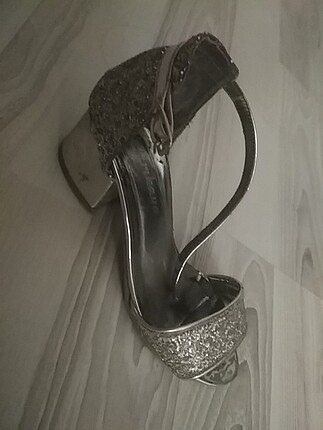Çocuk topuklu ayakkabı