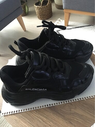 Siyah Balenciaga