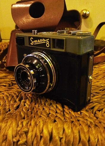 1950li yıllarında manüel fotoğraf makinesi . Çalışır vaziyetted