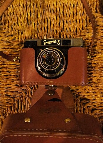 Diğer 1950li yıllarında manüel fotoğraf makinesi . Çalışır vaziyetted