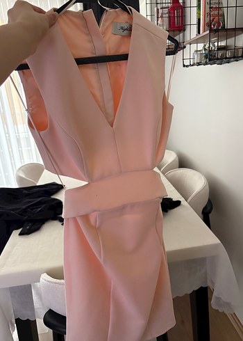 Pembe Kemerli Uzun V Yaka Kadın Elbise - Görsel 3