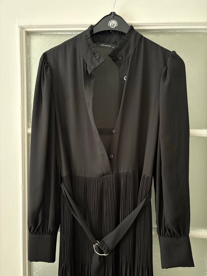 Siyah Piliseli Uzun Kadın Elbise - Görsel 2