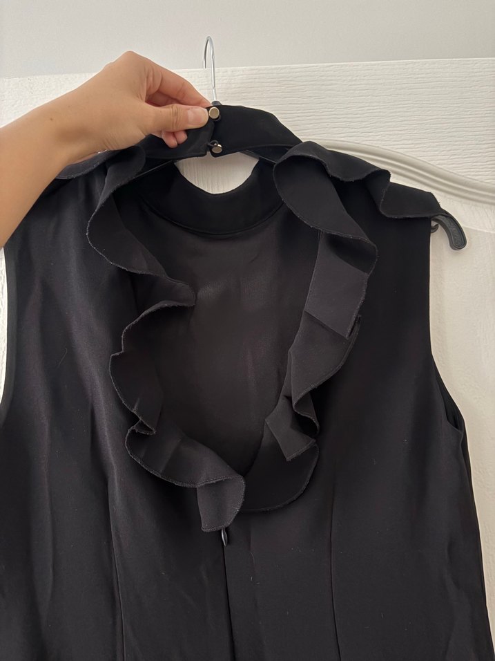 Siyah sırt detaylı elbise - Görsel 4