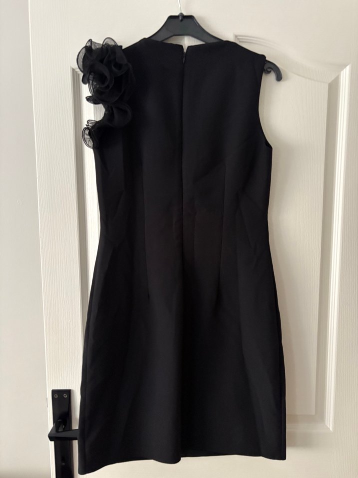 Siyah kol detaylı kısa elbise - Görsel 4