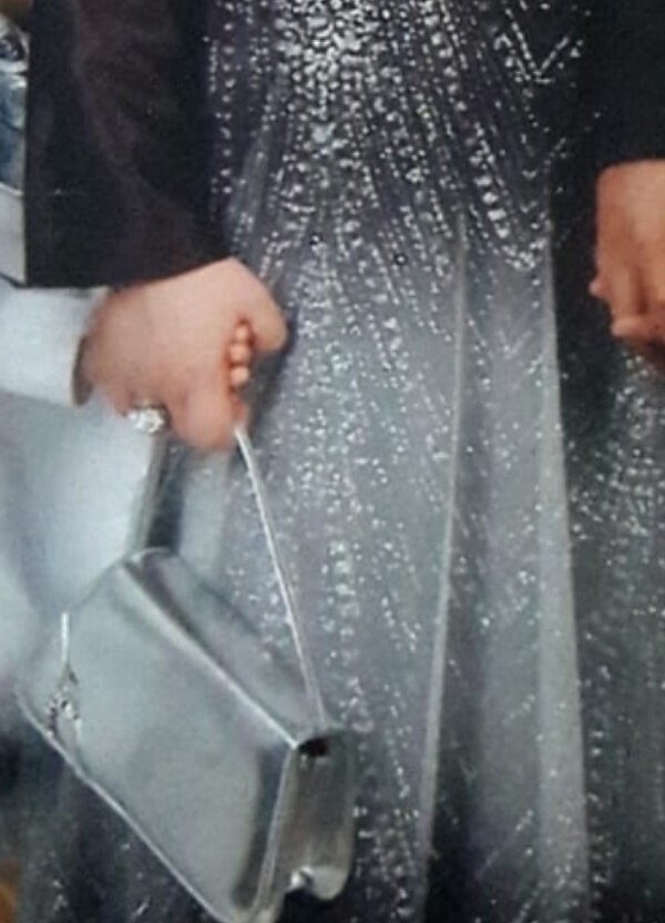 4saat giyilmiş abiyemiz satılıktır. - Görsel 4