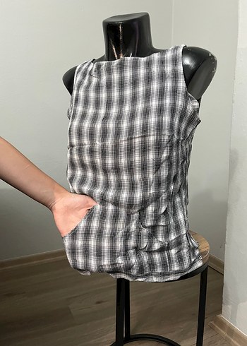 Düğmeli Ekose Desenli Kolsuz Bluz