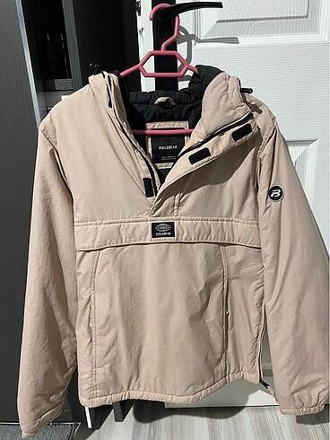 pull and bear kanguru mont