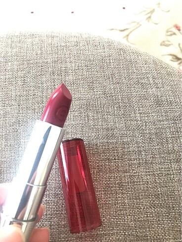 Essence Ruj no:9