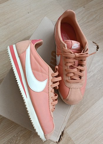 Nike Cortez Pembe  Bağcıklı Kadın Spor Ayakkabı - Görsel 5