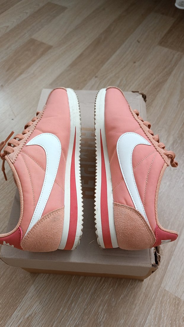 Nike Cortez Pembe  Bağcıklı Kadın Spor Ayakkabı - Görsel 2